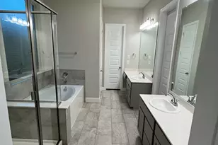 2820 Long Slope Rd, Arlington, TX 76001 - Photo 11