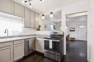 3202 Aster St, Dallas, TX 75211 - Photo 9