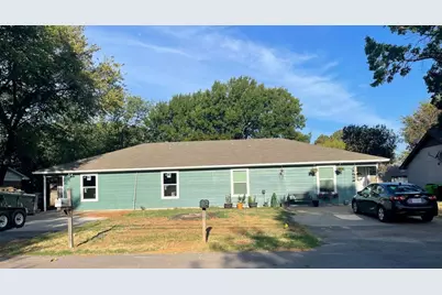 613 N Cherry Street, Aubrey, TX 76227 - Photo 1