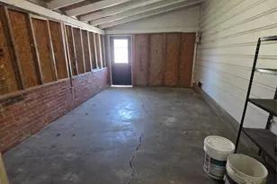 1207 N Anglin St, Cleburne, TX 76031 - Photo 11