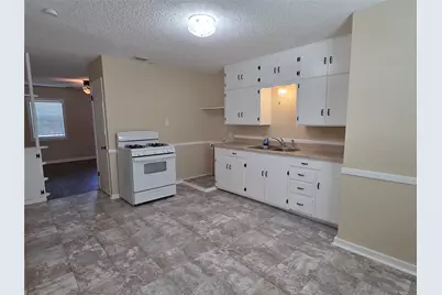 1207 N Anglin Street, Cleburne, TX 76031 - Photo 5