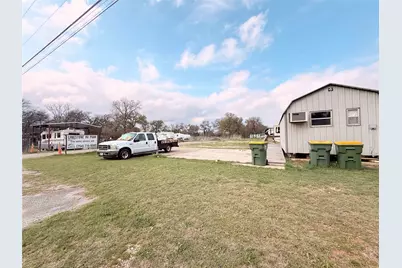 1005 E Yeagua Street, Groesbeck, TX 76642 - Photo 3
