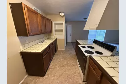 1813 Legend Drive, Garland, TX 75040 - Photo 5