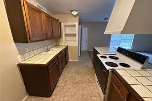 1813 Legend Dr, Garland, TX 75040 - Photo 5