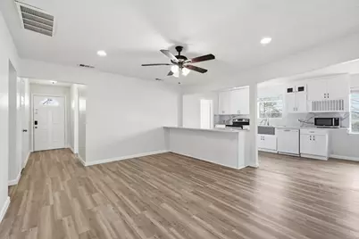 3913 Hickox Road, Rowlett, TX 75089 - Photo 7