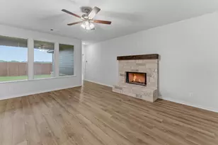 1333 Frio Dr, Springtown, TX 76082 - Photo 11