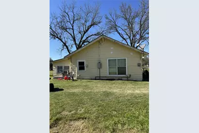 526 Henderson Boulevard, Groesbeck, TX 76642 - Photo 11