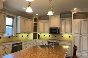 3815 Holly Ridge Dr, Longview, TX 75605 - Photo 9