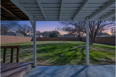 312 E Hampton Road, Crowley, TX 76036 - Photo 17