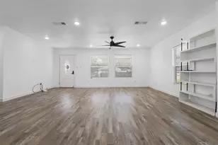 1024 Greenlee St, Denton, TX 76201 - Photo 5