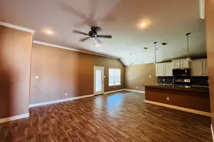 121 Frank St, Greenville, TX 75402 - Photo 9