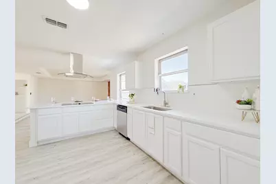 6320 Arthur Drive, Edgecliff Village, TX 76134 - Photo 7