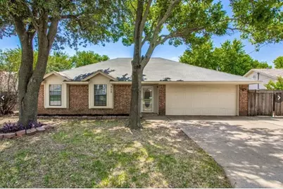 313 Oakwood Circle, Shady Shores, TX 76208 - Photo 1