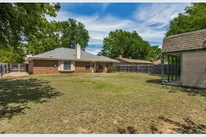 313 Oakwood Circle, Shady Shores, TX 76208 - Photo 9