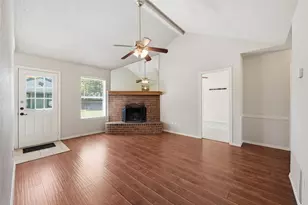 313 Oakwood Cir, Shady Shores, TX 76208 - Photo 3