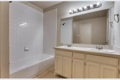 313 Oakwood Circle, Shady Shores, TX 76208 - Photo 7