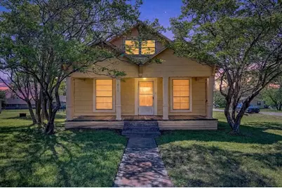 800 S Jefferson Street, Pilot Point, TX 76258 - Photo 1