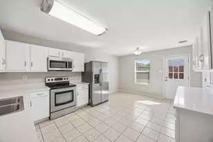 2437 Pecan Dr, Little Elm, TX 75068 - Photo 7