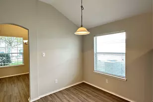 1129 April Springs Dr, Fort Worth, TX 76134 - Photo 5