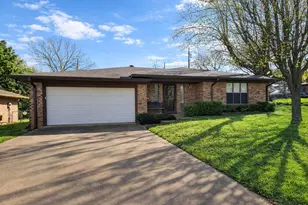 2302 Shiloh St, Denison, TX 75020 - Photo 3