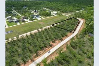 907 E Landings Drive, Granbury, TX 76049 - Photo 3