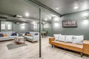 622 N Crockett St, Granbury, TX 76048 - Photo 27