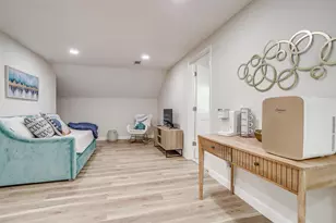 622 N Crockett St, Granbury, TX 76048 - Photo 31