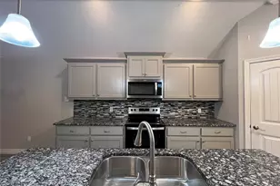 148 Frank St, Greenville, TX 75402 - Photo 11