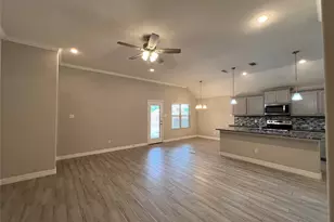 148 Frank St, Greenville, TX 75402 - Photo 13