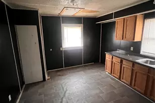 206 Third St, Hillsboro, TX 76645 - Photo 7