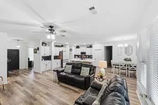 208 Crest Ln, Decatur, TX 76234 - Photo 11