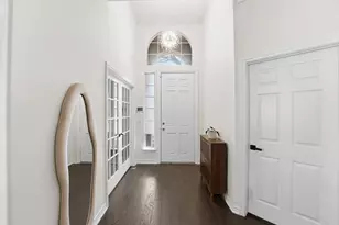 8609 Old Oak Dr, Irving, TX 75063 - Photo 5