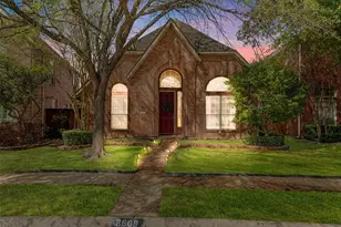 8609 Old Oak Dr, Irving, TX 75063 - Photo 1