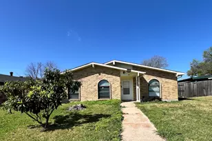 5609 Kerry Ln, Garland, TX 75043 - Photo 1