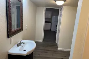 509 W Coffin St, Denison, TX 75020 - Photo 9