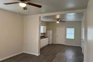 509 W Coffin St, Denison, TX 75020 - Photo 3