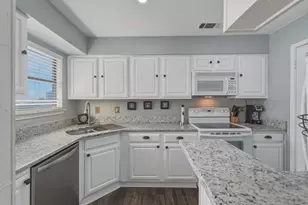 1900 Cloisters Dr, Arlington, TX 76011 - Photo 7