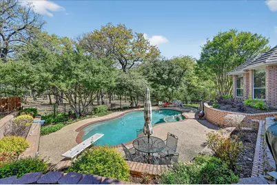 2701 Massachusetts Bay Drive, Arlington, TX 76001 - Photo 3