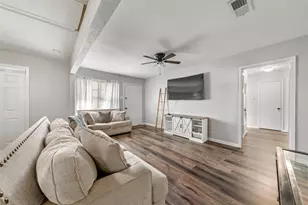 706 Horseshoe Dr, Beverly Hills, TX 76711 - Photo 5