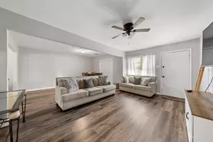 706 Horseshoe Dr, Beverly Hills, TX 76711 - Photo 3