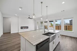 1929 Comanche Dr, DeSoto, TX 75115 - Photo 9