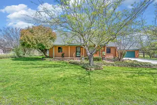 114 Quail Lake Dr W, Whitney, TX 76692 - Photo 11