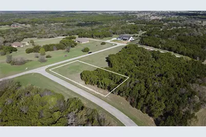 8213 Fullerton Drive, Cleburne, TX 76033 - Photo 5