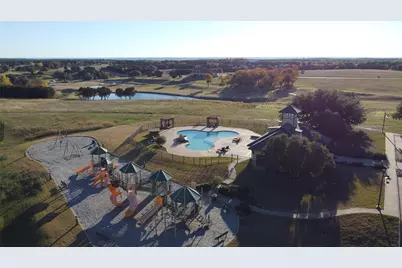 8213 Fullerton Drive, Cleburne, TX 76033 - Photo 27