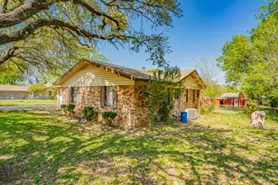 1110 Penrod St, Granbury, TX 76048 - Photo 5