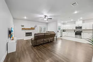 705 Lynnfield Dr, Arlington, TX 76014 - Photo 11