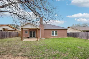 705 Lynnfield Dr, Arlington, TX 76014 - Photo 5