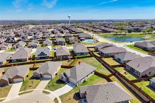 321 Sedalia Trl, Justin, TX 76247 - Photo 31