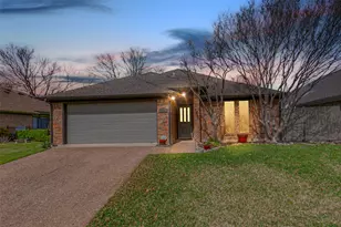 2722 Laurel Oaks Dr, Garland, TX 75044 - Photo 1