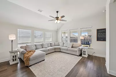 1811 Sunflower Drive, Glenn Heights, TX 75154 - Photo 11